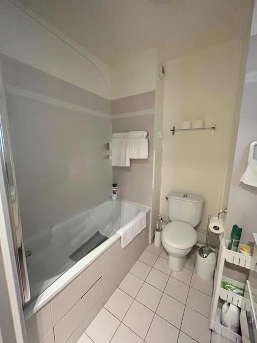Apartment Wondersuite - Centre Avec Parking Couvert -15mn De Paris Et 10 Mn De Stade De France, Wifi, Netflix *